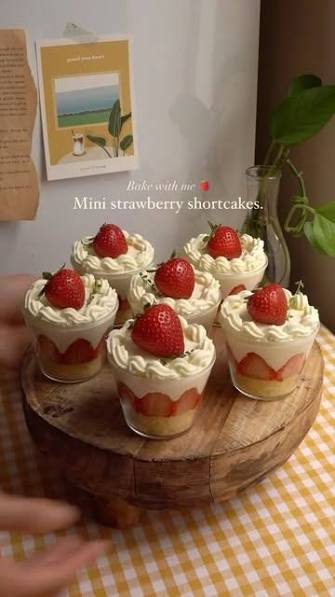 Strawberry Slice Cake